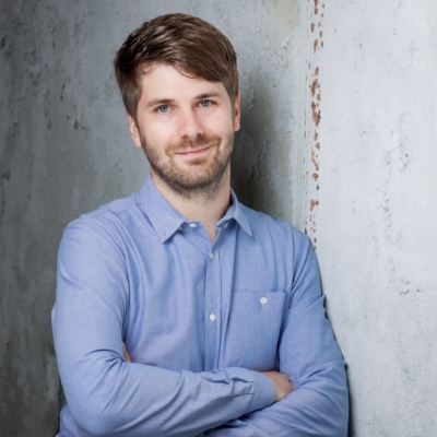 Porträt des Geschäftsführers von D+S Elektronik in professioneller Umgebung